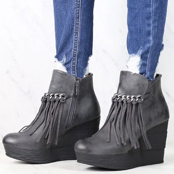 Sbicca grey fringe bootie size 8 - Picture 5 of 5